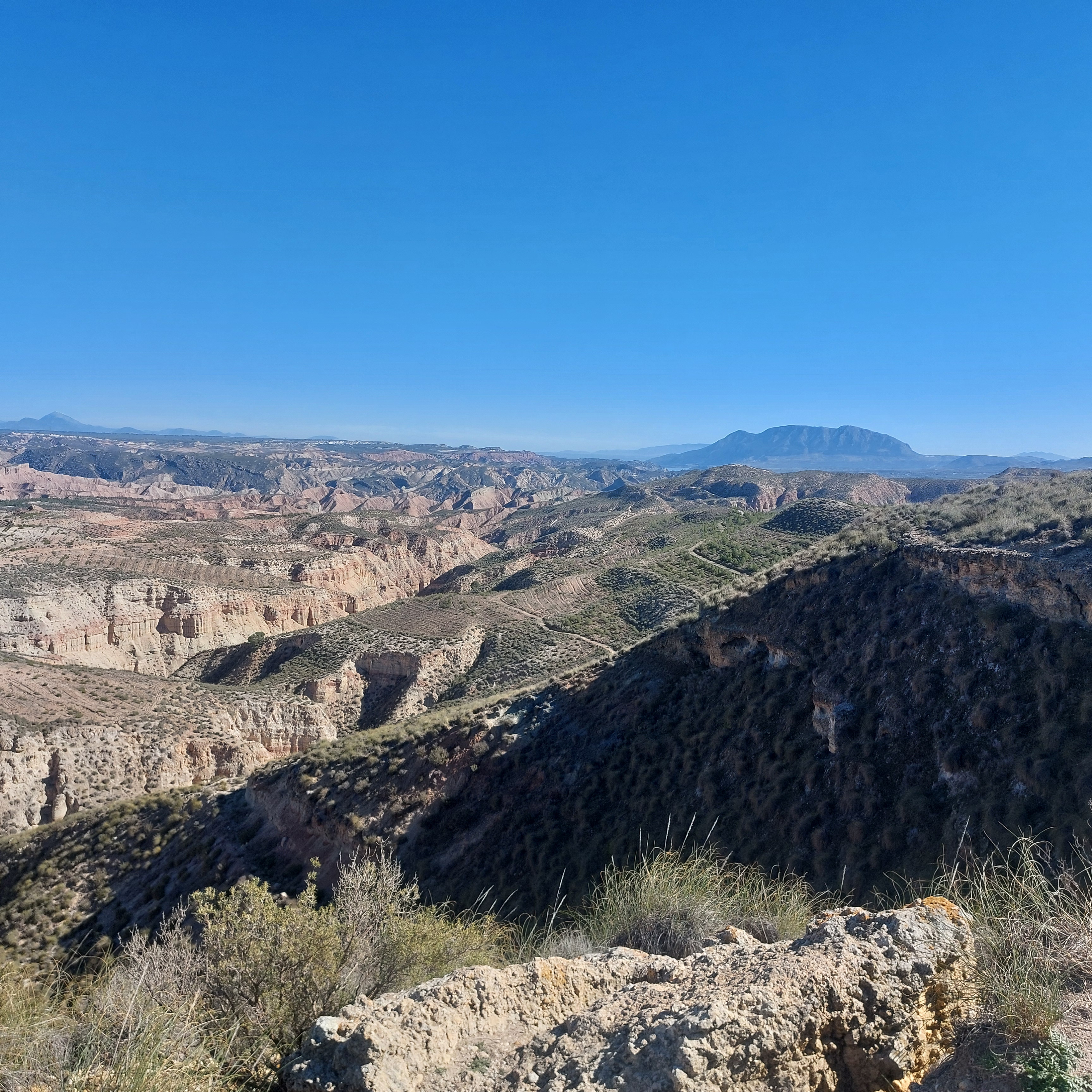Farbige Felslandschaft in Andalusien